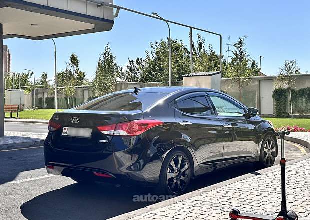 Hyundai Elantra 2013 — լուսանկար 5