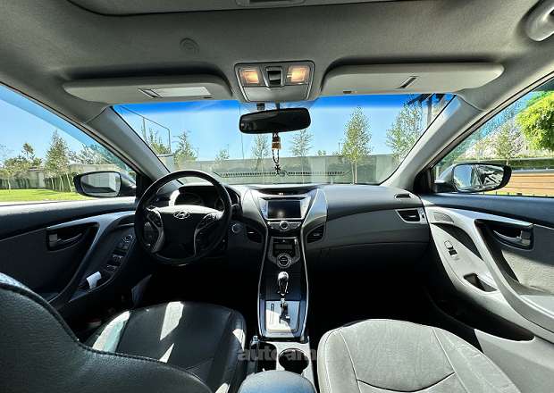 Hyundai Elantra 2013 — լուսանկար 11
