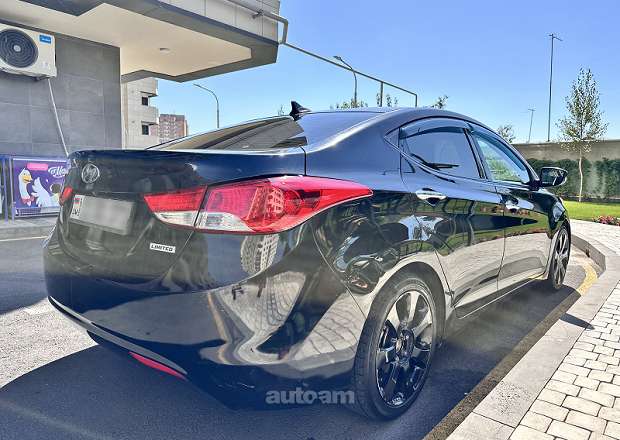 Hyundai Elantra 2013 — լուսանկար 8