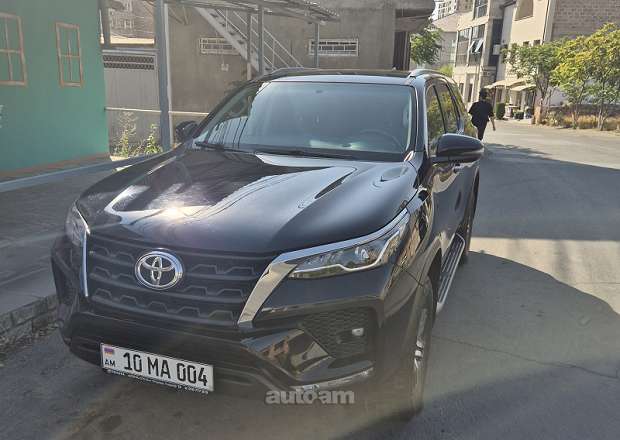 Toyota Fortuner 2022 — լուսանկար 1