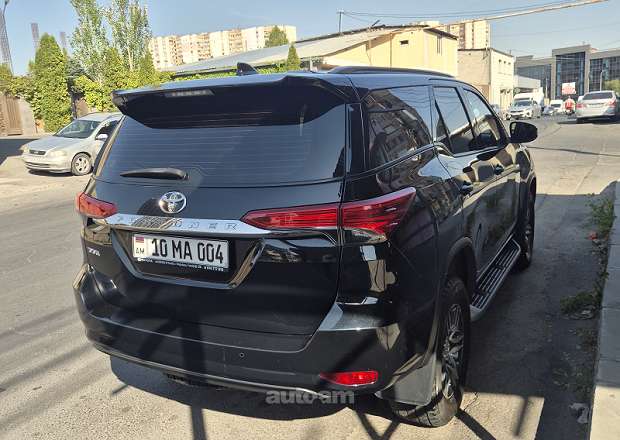 Toyota Fortuner 2022 — լուսանկար 5