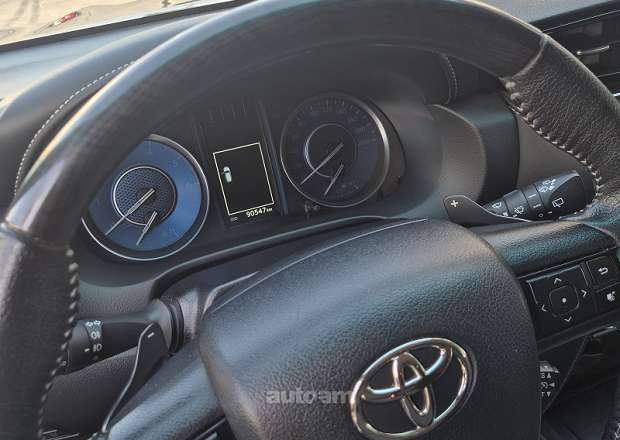 Toyota Fortuner 2022 — լուսանկար 2