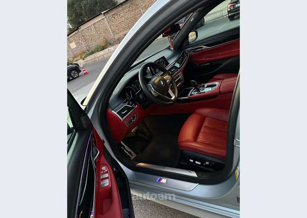 BMW 750 2018 — լուսանկար 5