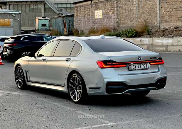 BMW 750 2018 — լուսանկար 11