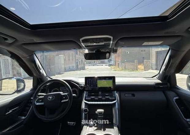 Toyota Land Cruiser 300 2024 — լուսանկար 9