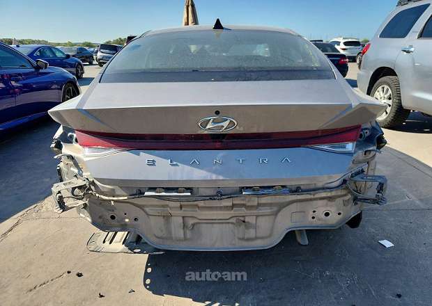 Hyundai Elantra 2022 — photo 6