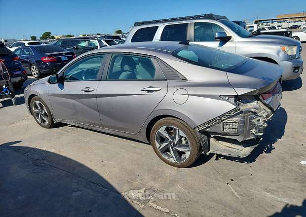 Hyundai Elantra 2022 — photo 2