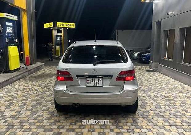 Mercedes-Benz B 170