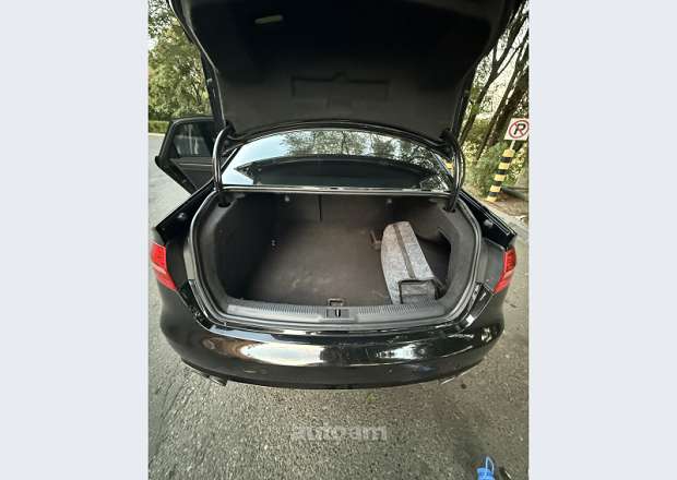 Audi A4 2012 — լուսանկար 3