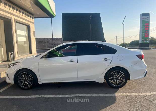 Kia Forte 2022 — photo 4