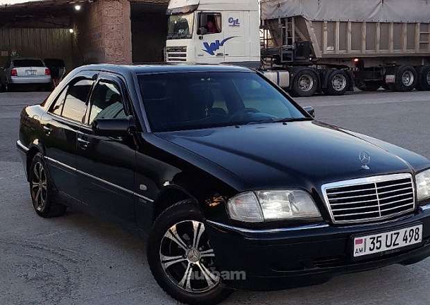 Mercedes-Benz C 220 1995 — photo 1