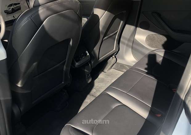Tesla Model Y 2024 — photo 8