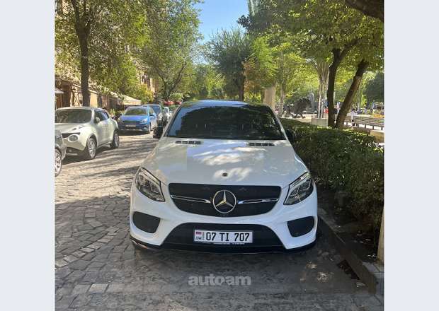 Mercedes-Benz GLE 43 AMG 2017 — լուսանկար 2