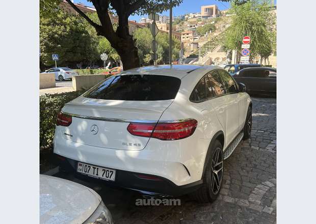Mercedes-Benz GLE 43 AMG 2017 — լուսանկար 3