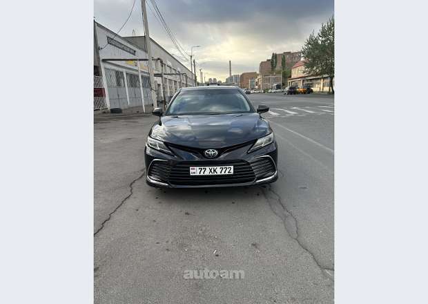 Toyota Camry 2023 — լուսանկար 1