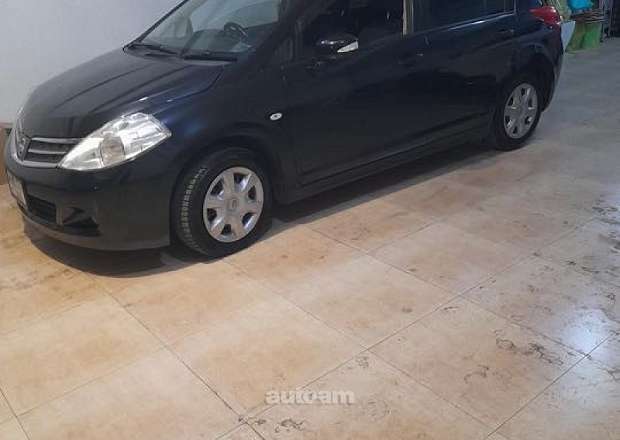 Nissan Tiida 2008 — photo 1
