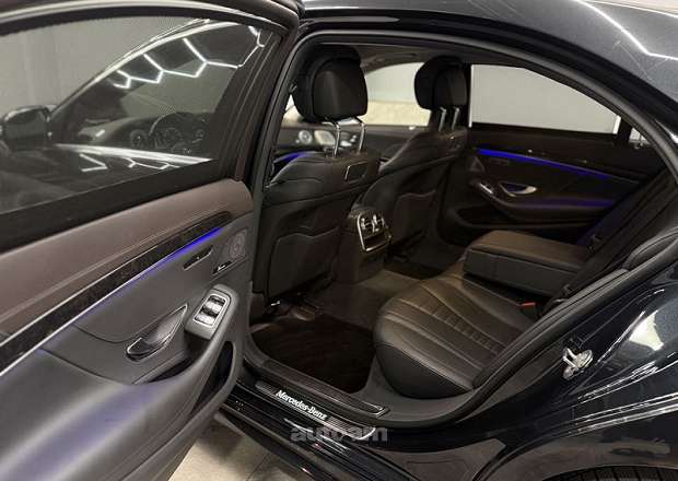 Mercedes-Benz S 560