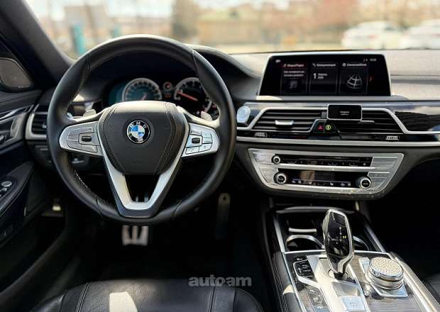 BMW 740 2018 — լուսանկար 4