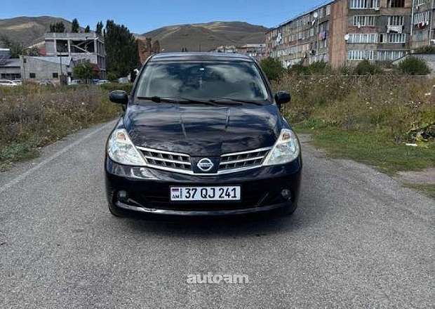 Nissan Tiida 2008 — photo 1