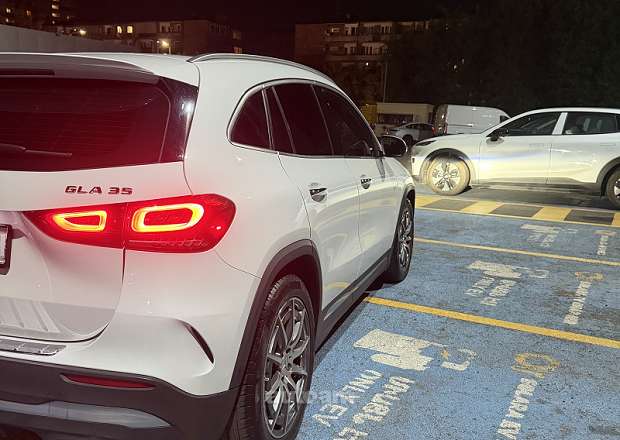 Mercedes-Benz GLA 35 AMG 2021 — photo 6