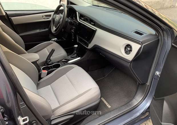 Toyota Corolla 2018 — լուսանկար 7