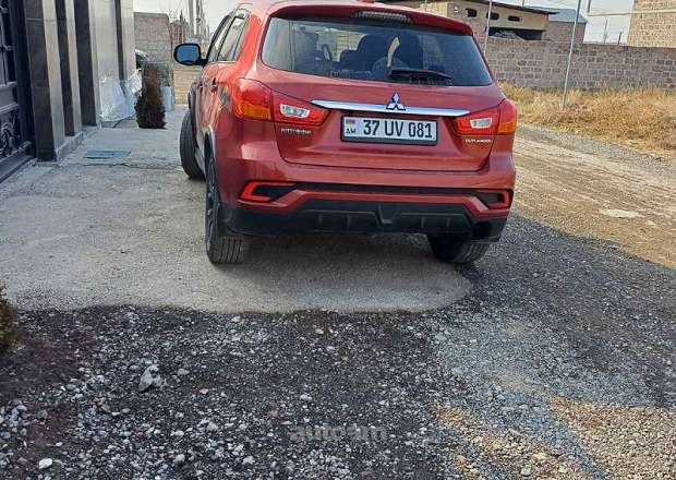 Mitsubishi Օutlander Sport