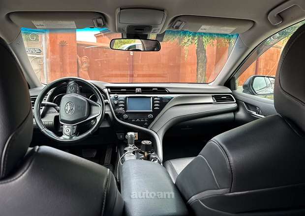 Toyota Camry 2019 — լուսանկար 5