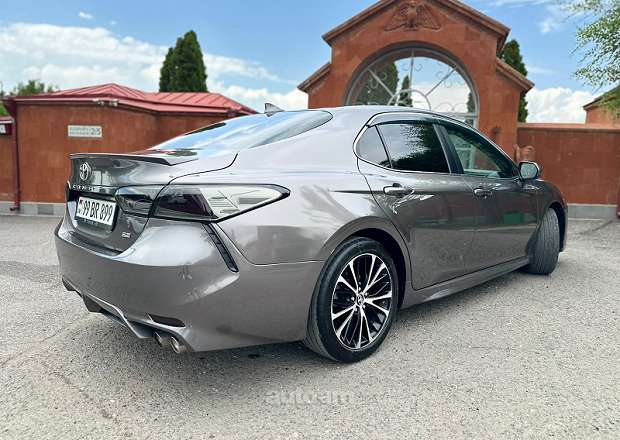 Toyota Camry 2019 — լուսանկար 3