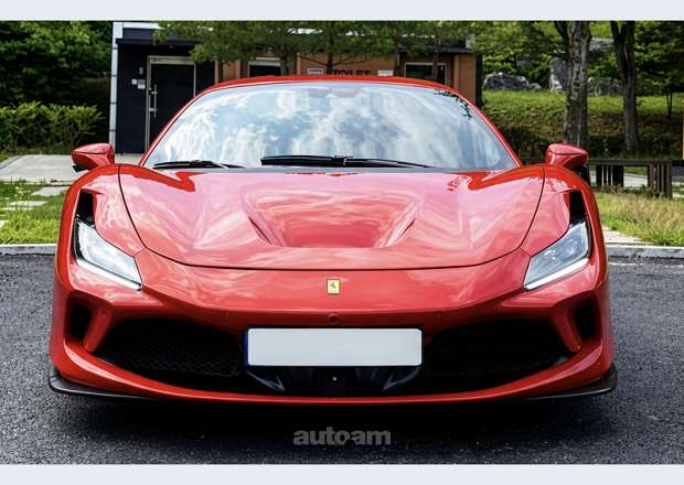 Ferrari F8