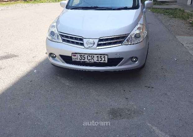 Nissan Tiida 2009 — լուսանկար 1