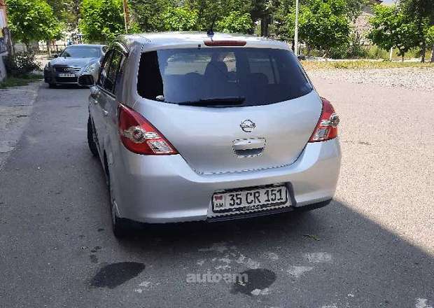 Nissan Tiida 2009 — լուսանկար 4