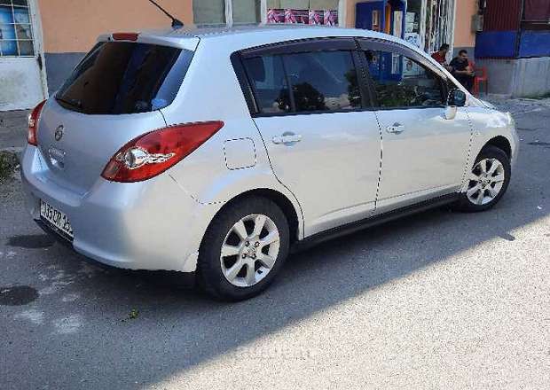 Nissan Tiida 2009 — լուսանկար 3