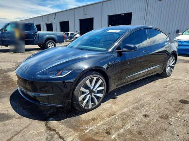 Tesla Model 3  2026 