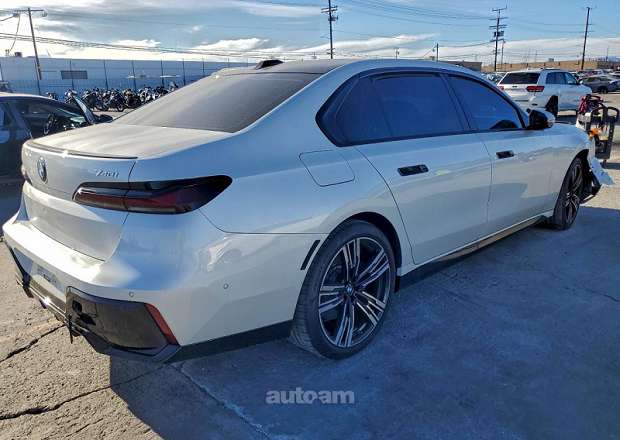 BMW 740