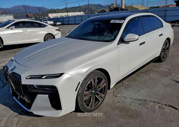 BMW 740