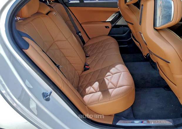 BMW 740