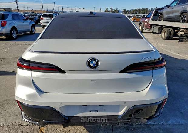 BMW 740
