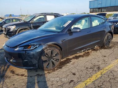 Tesla Model 3  2026 