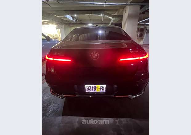 BMW 740
