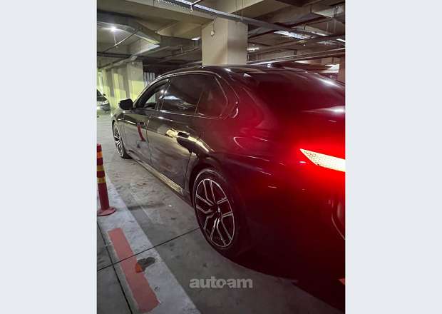 BMW 740