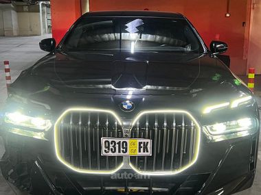 BMW 740  2023 