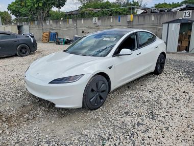 Tesla Model 3  2025 