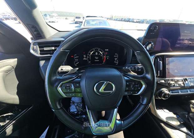 Lexus LX 600