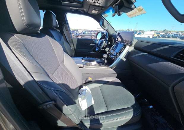 Lexus LX 600