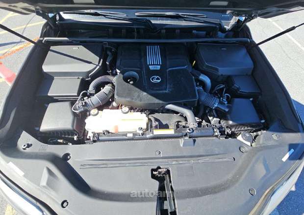 Lexus LX 600