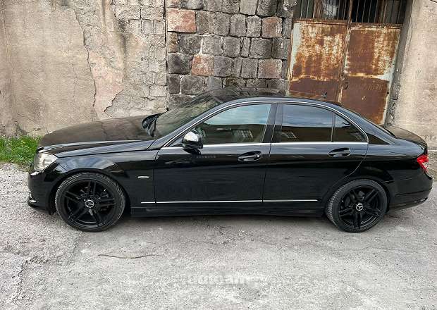 Mercedes-Benz C 300 2008 — լուսանկար 14