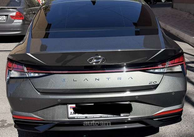 Hyundai Elantra 2023 — photo 2