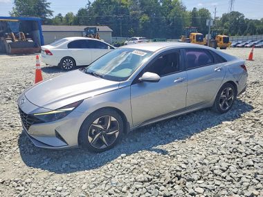 Hyundai Elantra  2023 
