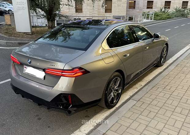 BMW i5