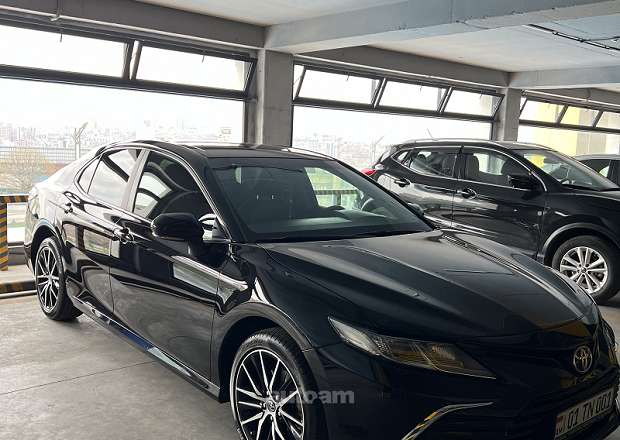 Toyota Camry 2021 — լուսանկար 7